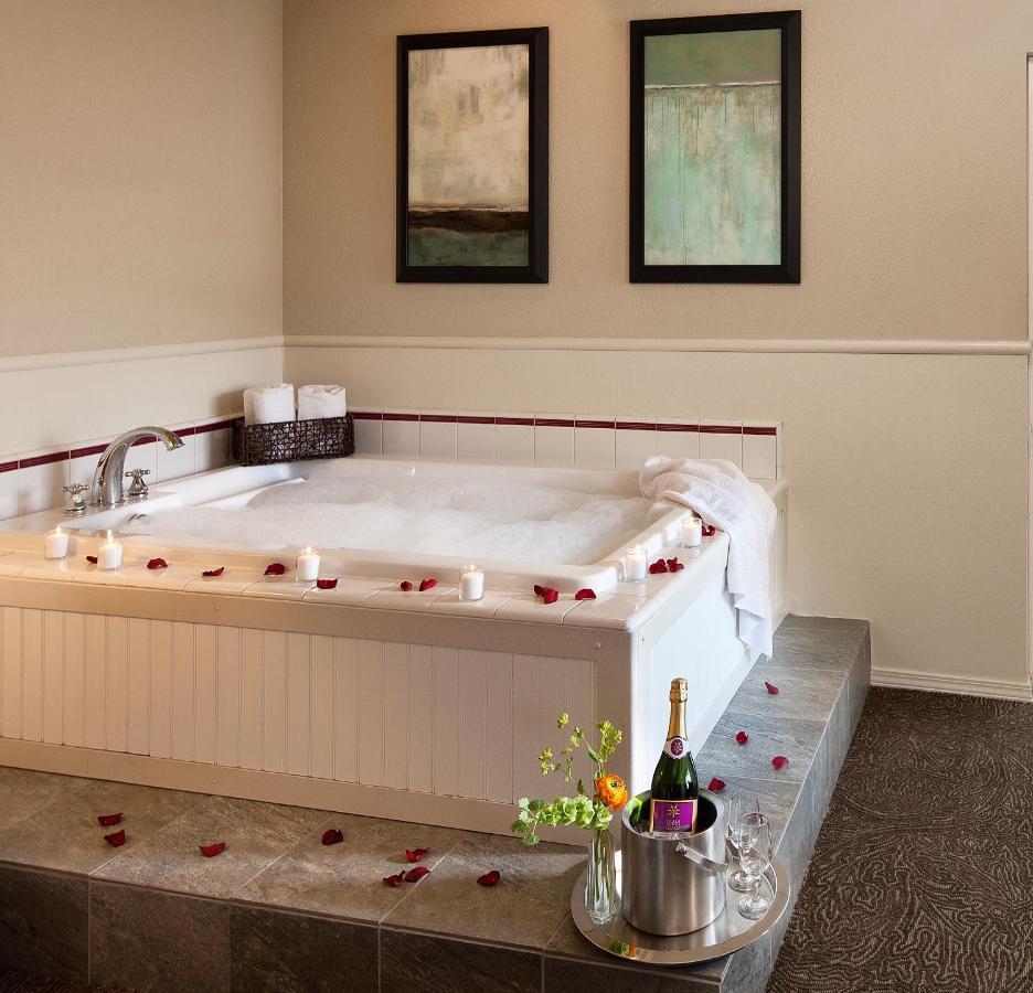 Cambria Landing Inn And Suites מראה חיצוני תמונה
