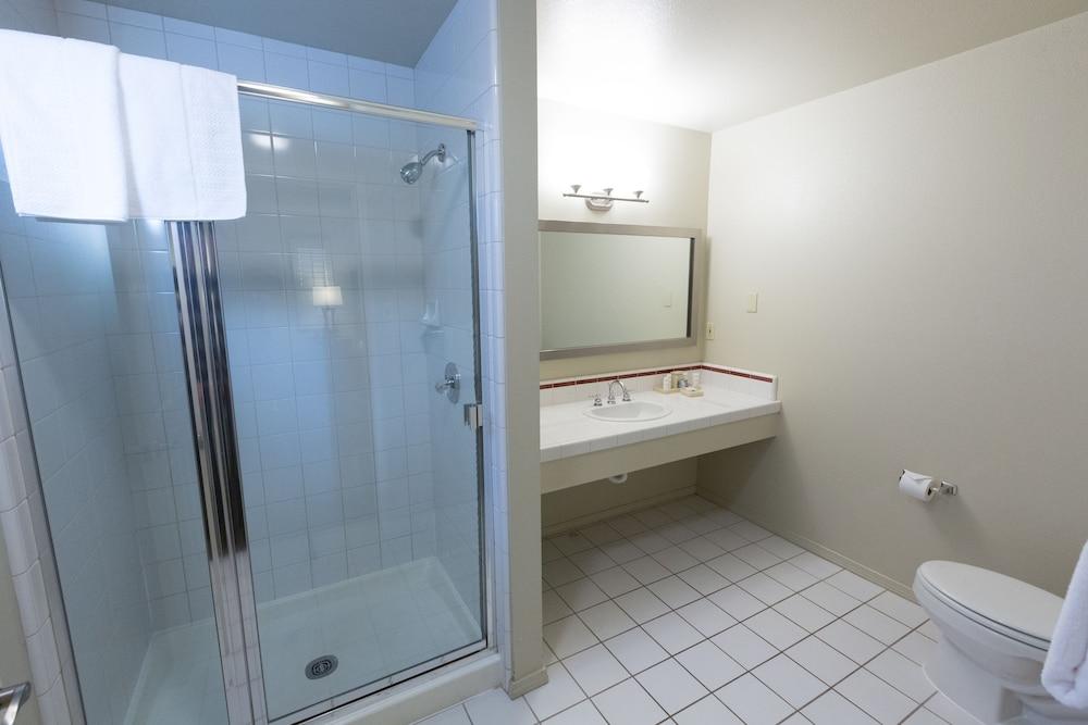 Cambria Landing Inn And Suites מראה חיצוני תמונה