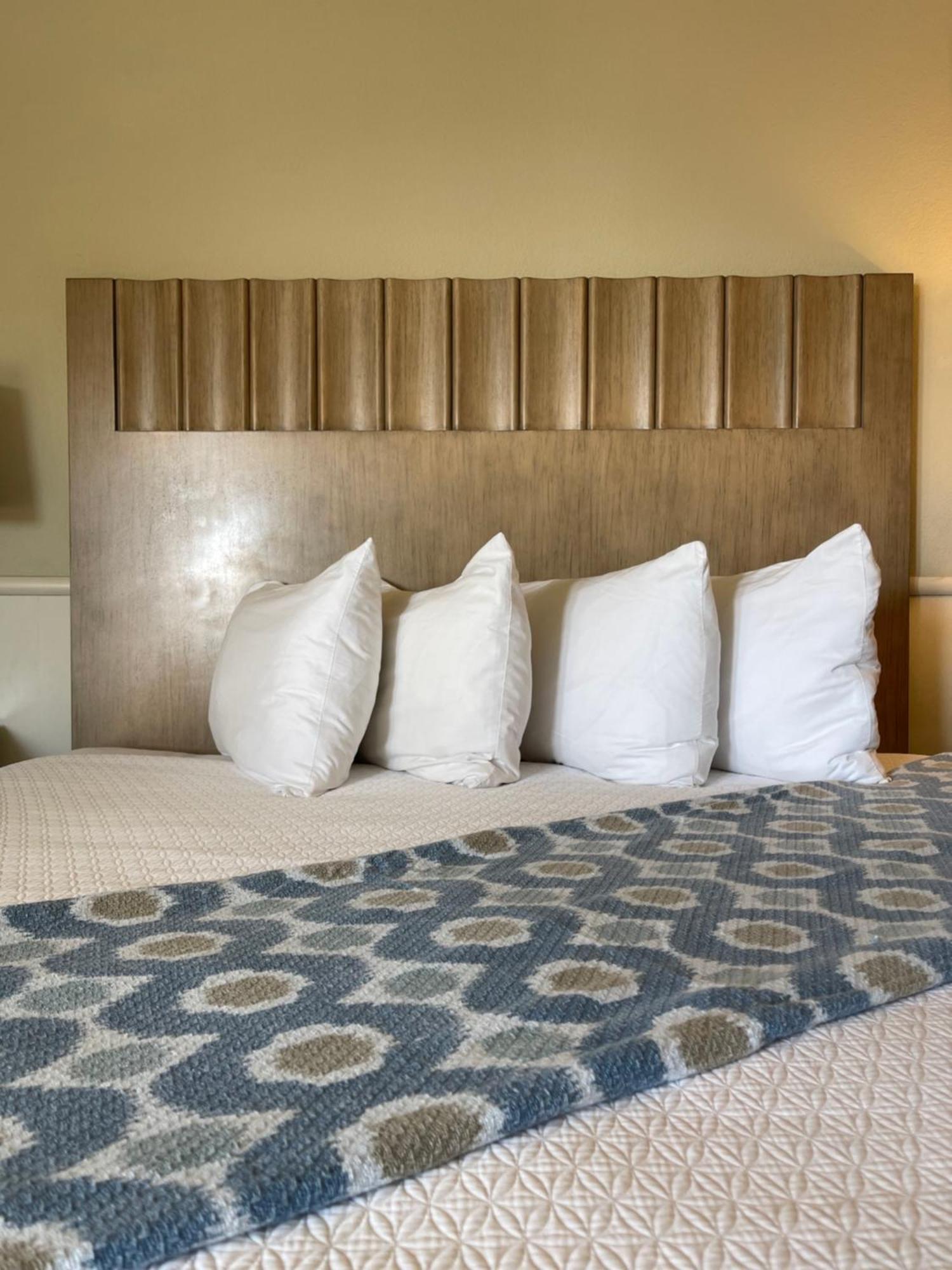 Cambria Landing Inn And Suites מראה חיצוני תמונה